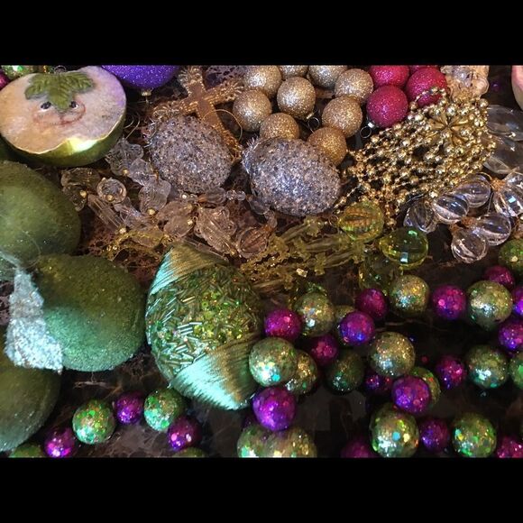 One 1 Eyelet Etched Golden Cross Ornament - decor! - Picture 10 of 15